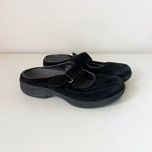 Merrell Black Suede Topo Clutch Shoes, 7